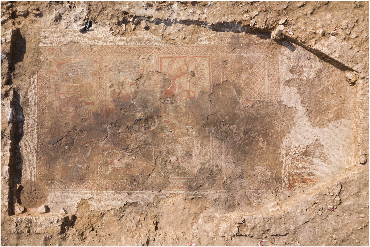 Вот так выглядит мозаичный пол с Троянской (она получила название Кеттонской) мозаикой / Historic England