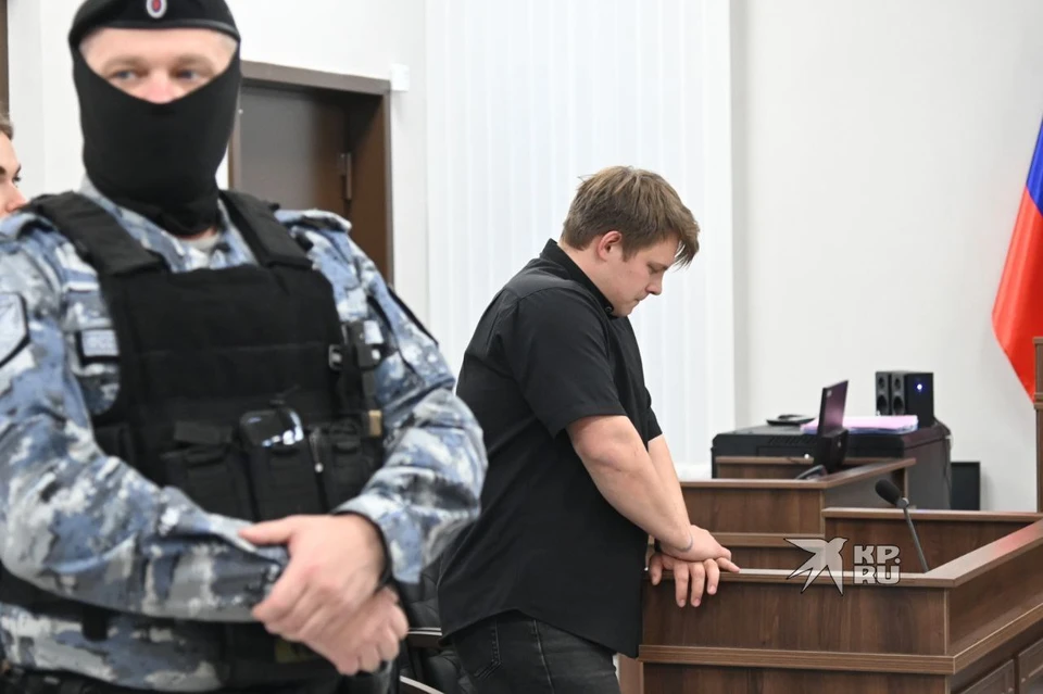 Учитель физики Перминов