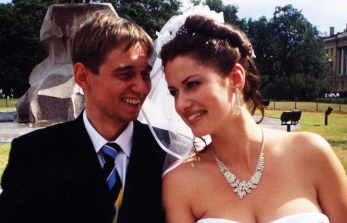 Первый брак продержался 6 лет.