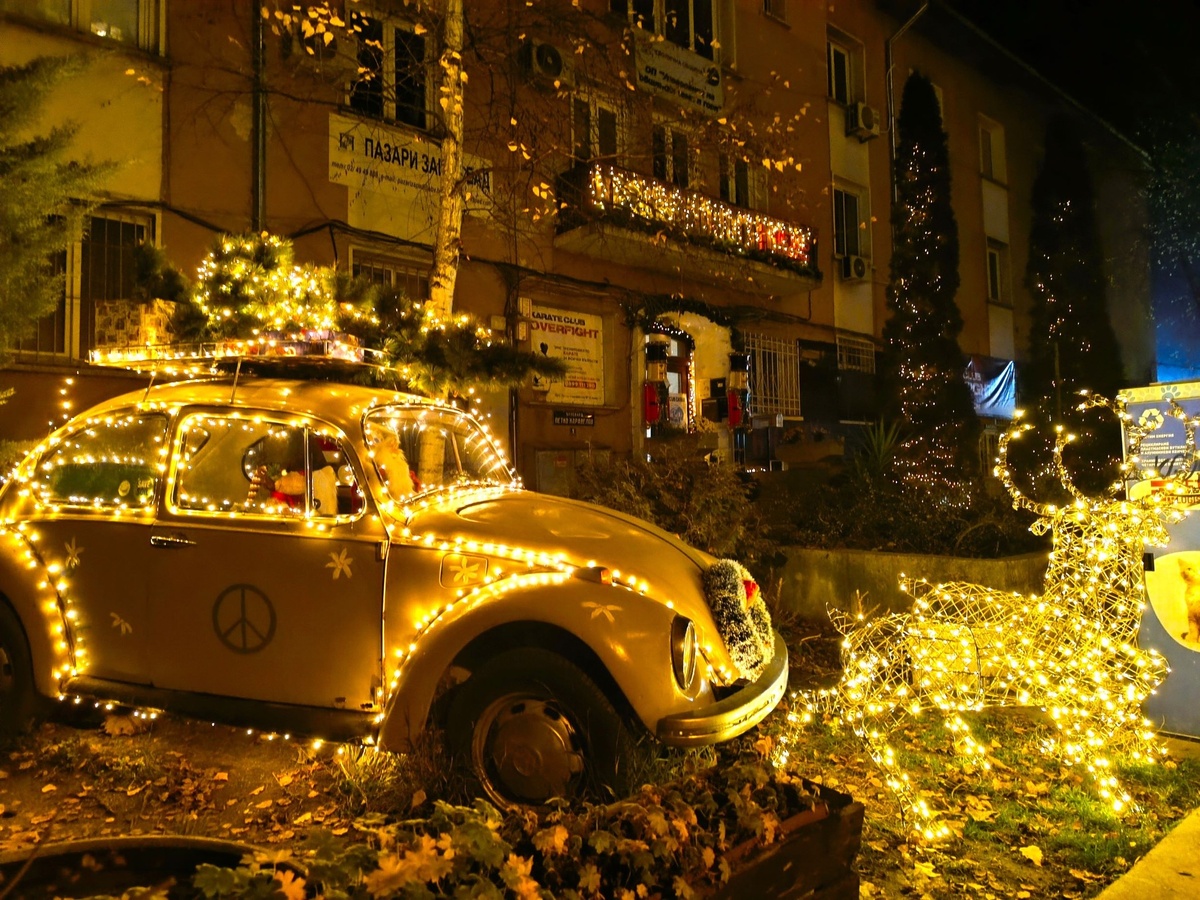 Двор в спальном районе времен "соца"
