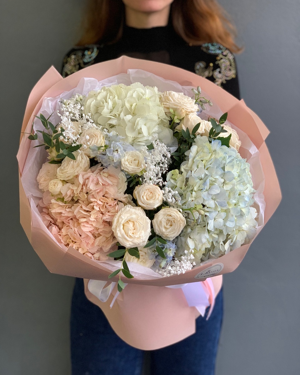 Самых горячих букета уходящего года: какие композиции запомнились сильнее всего