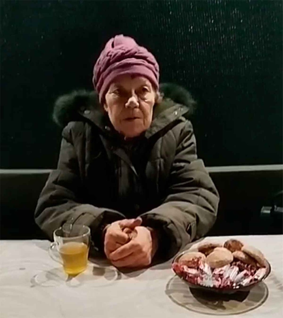    Бабушка Надя дождалась наших бойцов в Северске