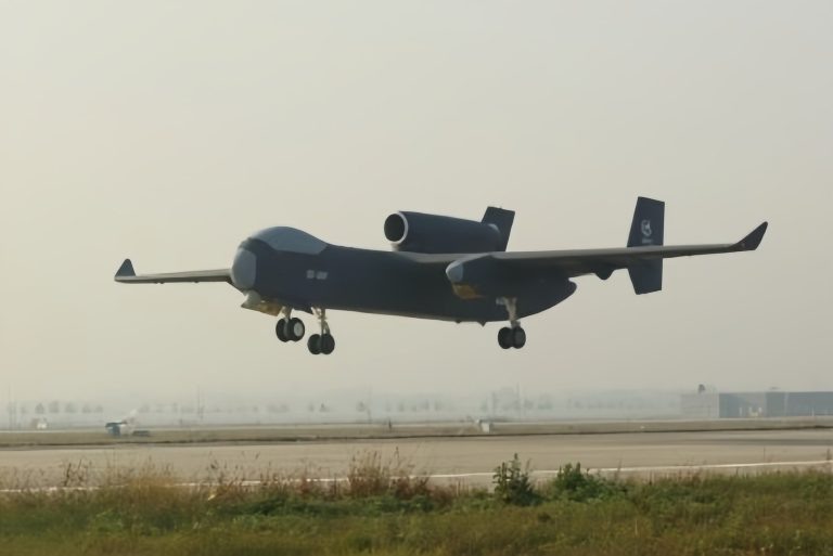 Первый в мире китайский летающий авианосец Jetank вышел на испытания