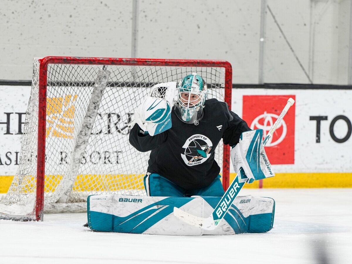    Вратарь "Сан-Хосе Шаркс" Ярослав Аскаров | © Соцсети клуба НХЛ "Сан-Хосе Шаркс"