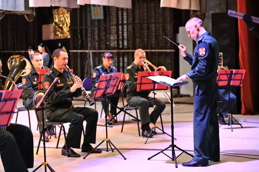 Репетиция оркестра Бийского полка Росгвардии. Сергей Кулыгин, "БР"   📷