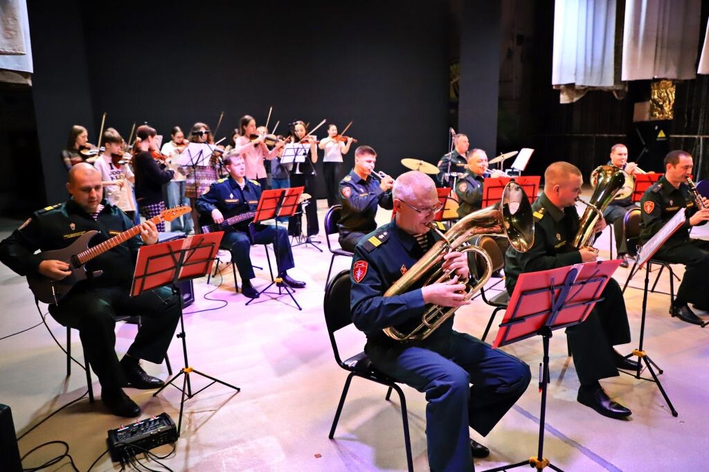     Репетиция оркестра Бийского полка Росгвардии..Сергей Кулыгин, "БР"