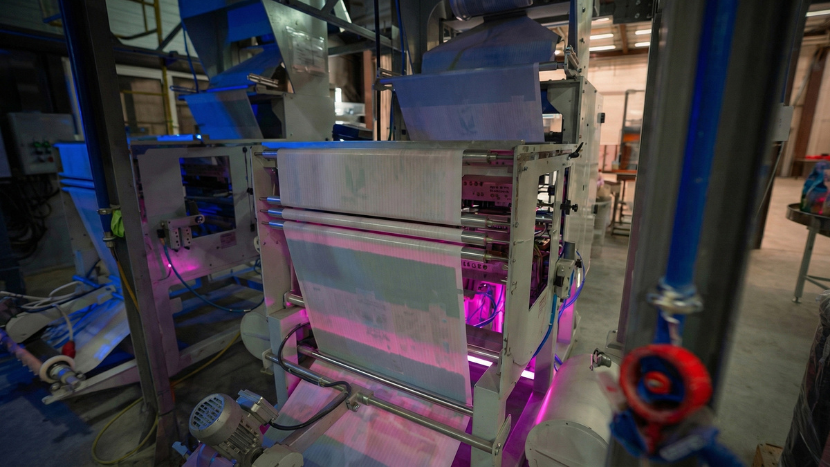 Упаковочный автомат, вид с обратной стороны.