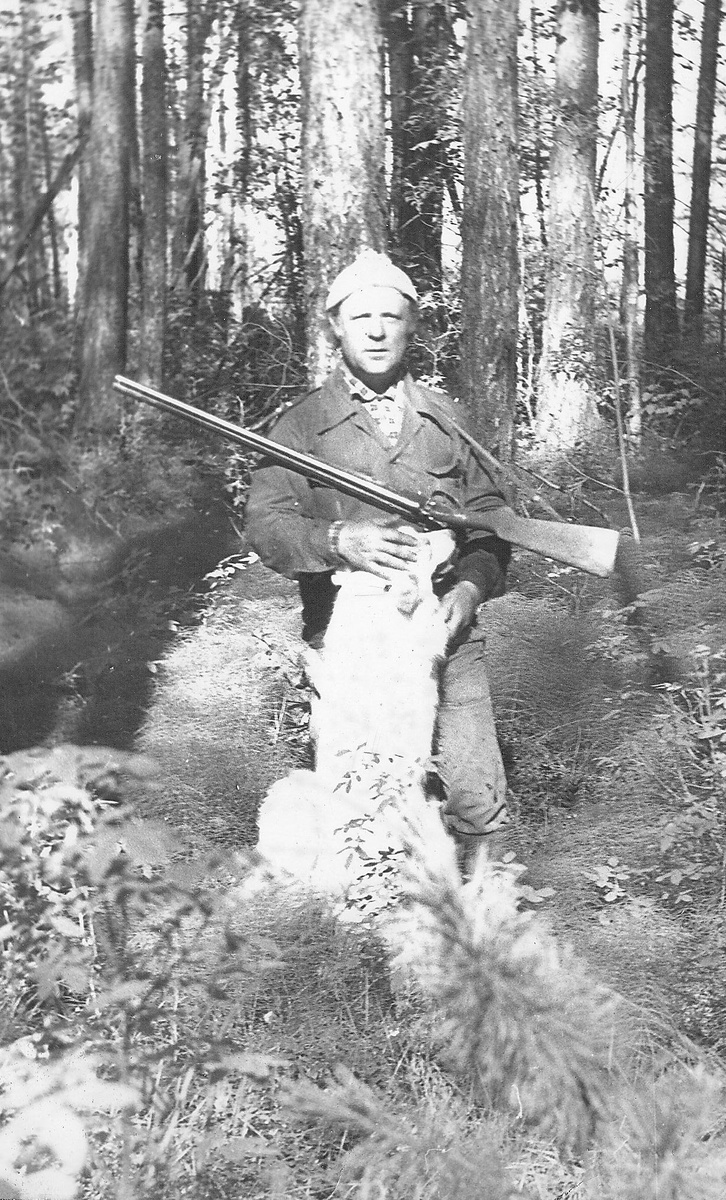 Папенька со Снежком (более ранняя фотография)