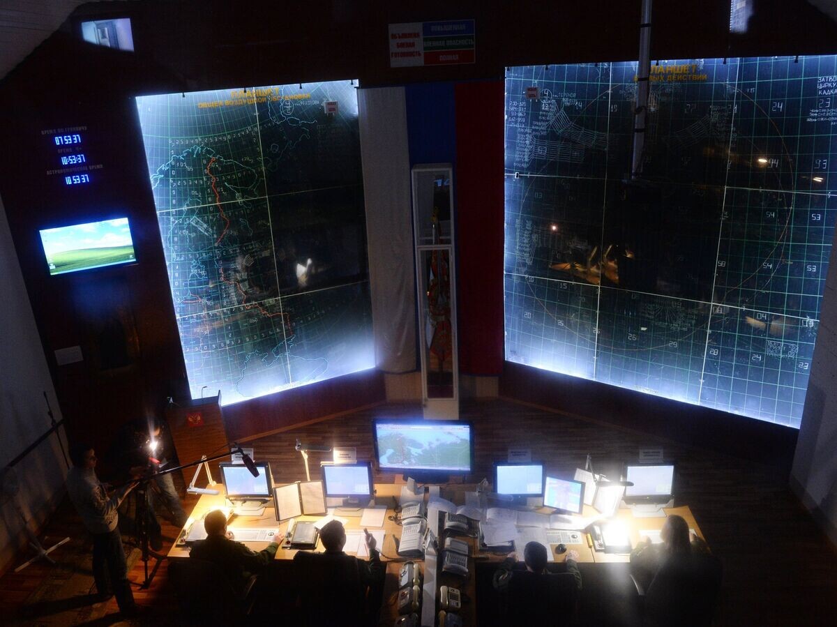    Командный пункт во время несения боевого дежурства зенитными ракетными дивизионами в Московской области | © РИА Новости / Кирилл Каллиников