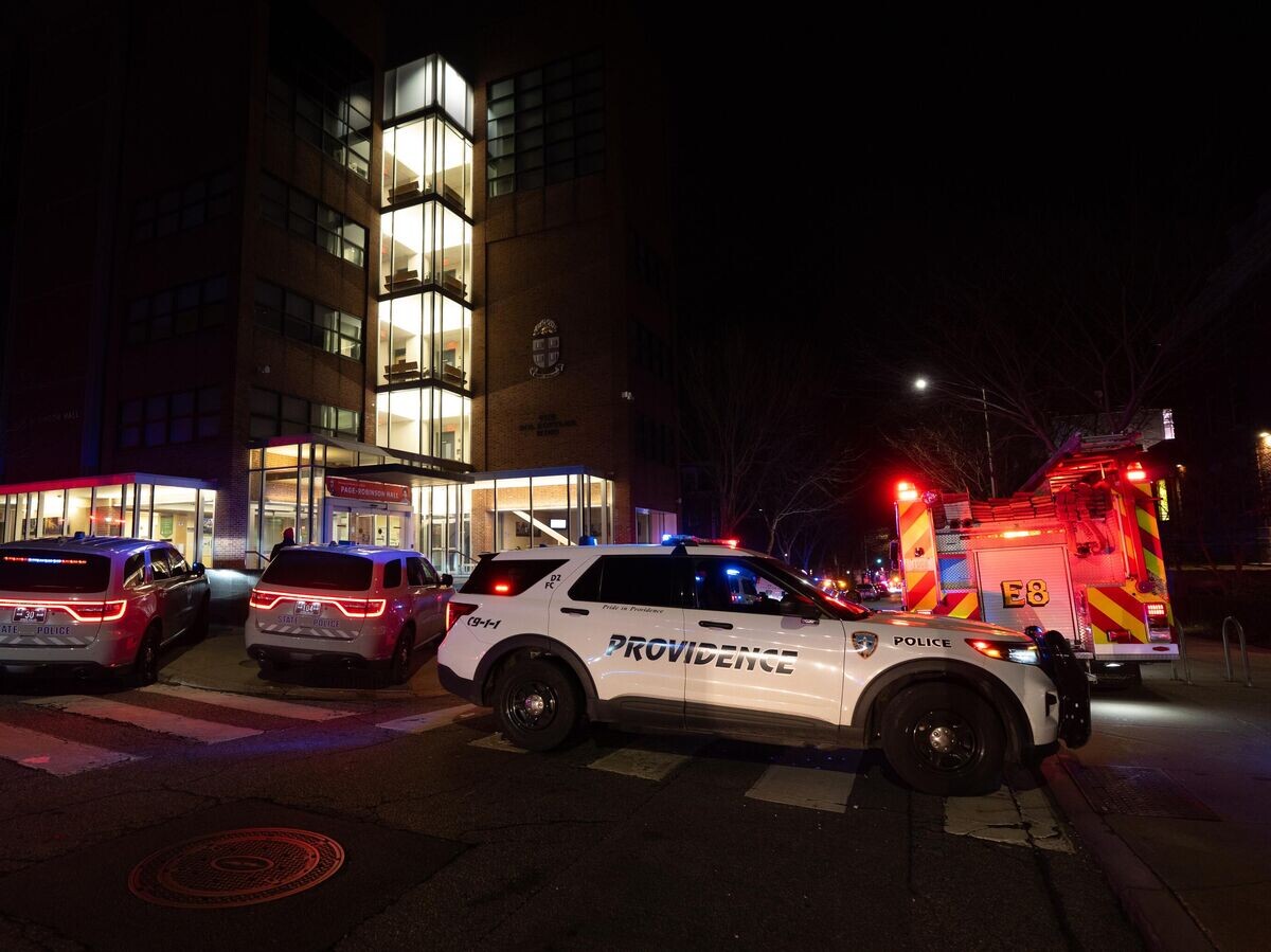    Экстренные службы на месте стрельбы в Брауновском университете в Провиденсе, штат Род-Айленд | © Getty Images / Anadolu/Lokman Vural Elibol
