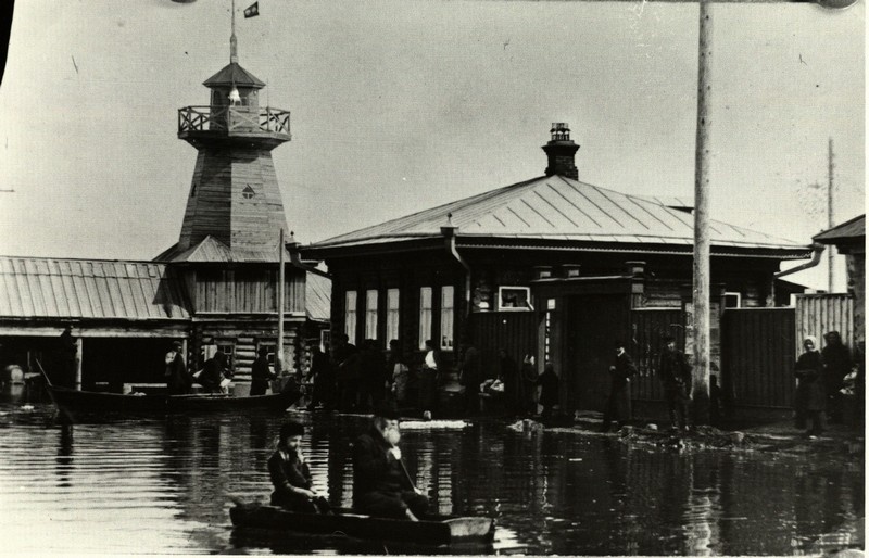    Вид на каланчу вольнопожарного общества. 1914 г. (Автор А.И. Кочешев) kikonlineru
