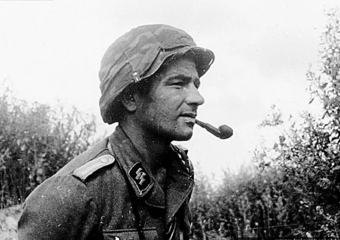 Немец с трубкой