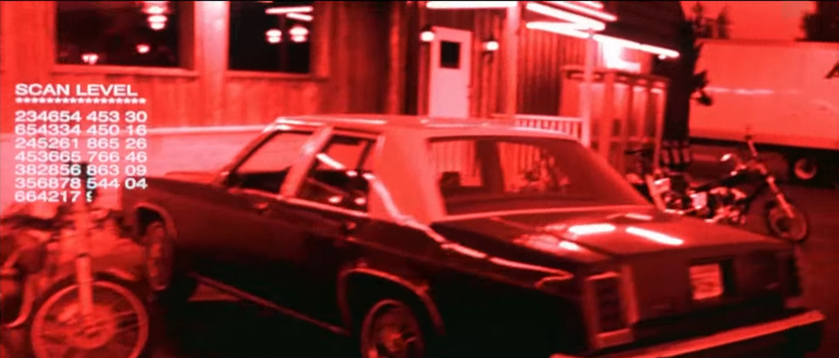 Форд в окружении «Харлеев»