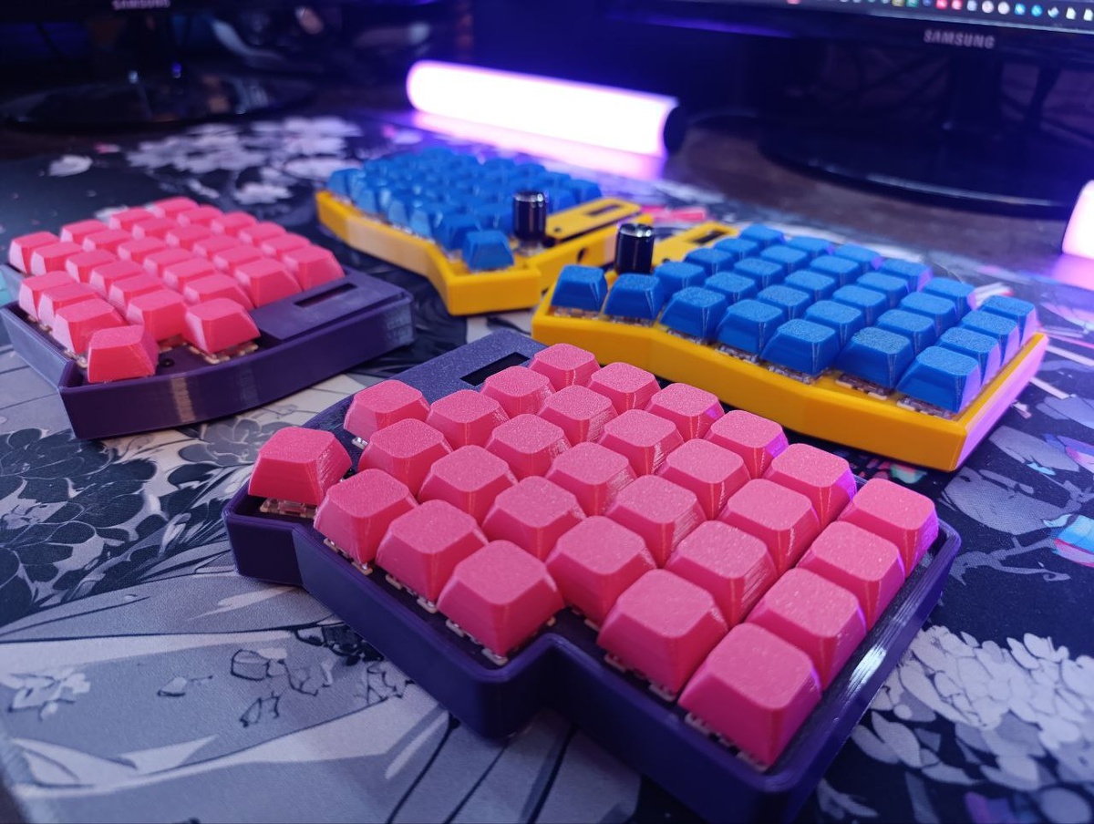 Одни из самых популярных раздельных клавиатур