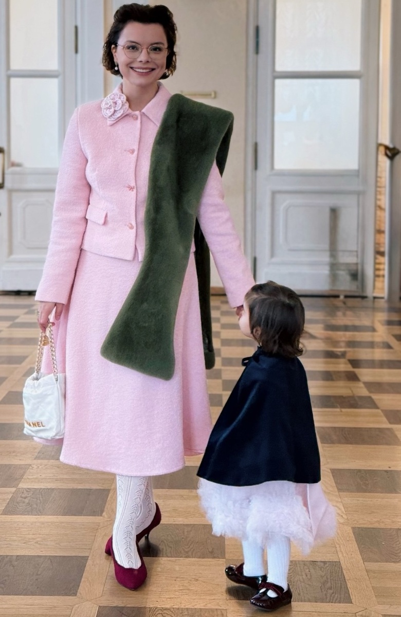    Татьяна Брухунова с дочерью на праздникеСоцсети Татьяны Брухуновой