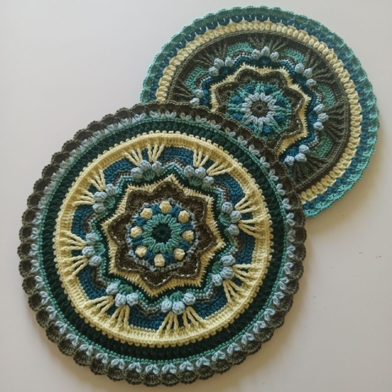    Зимняя мандала крючком   
Источник: Дарья Насибулина для Креаликума