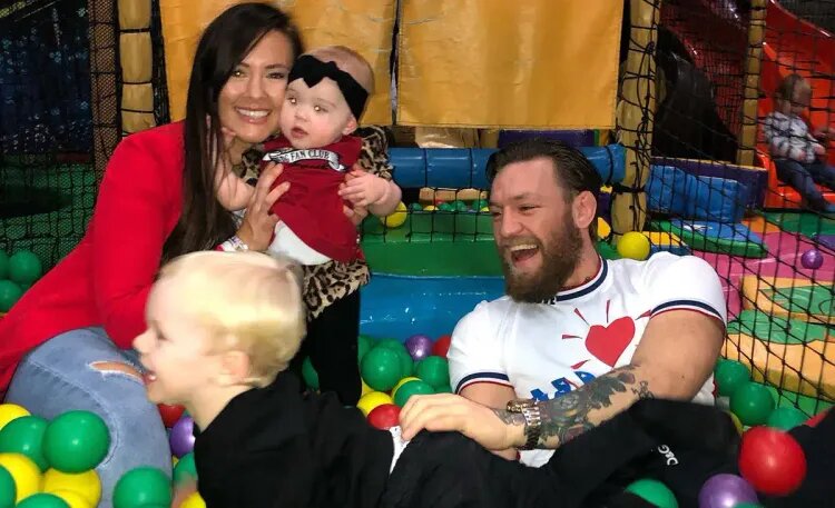    Источник фото: Социальные сети Ди Девлин