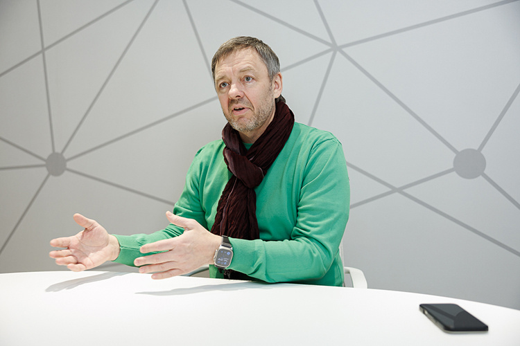    Сергей Нетиевский: «Почти никто не говорит о духовном богатстве — все хотят материально упаковаться. Поэтому мы в шоу стараемся вкладывать в детей чуть другие смыслы».   
Фото: Сергей Елагин