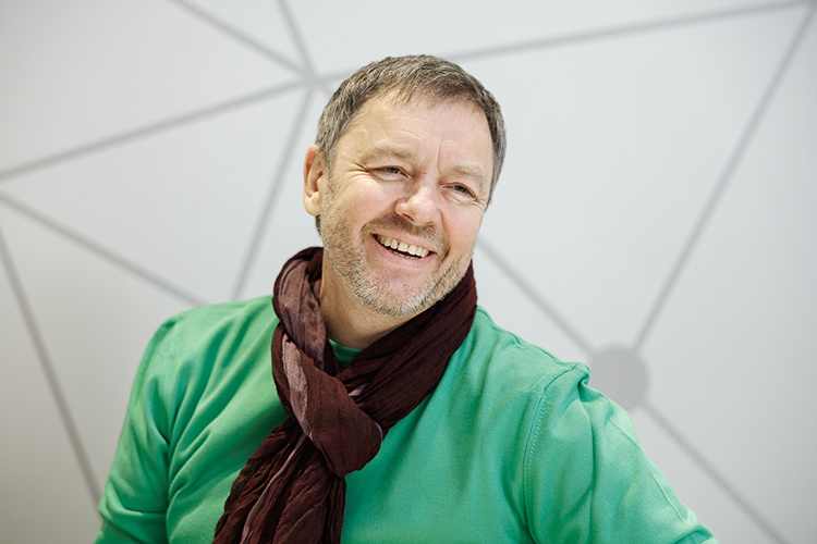    «Новогоднее шоу, как наше, стоит от 60 миллионов с регулярным ростом бюджета. Шоу нужно создать, придумать, выносить — это и музыка, и сценарий, и кастинг, и проработка фонов и костюмов».   
Фото: Сергей Елагин