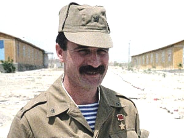 Почему дембеля из Афгана возвращались с усами — и не только ради красоты