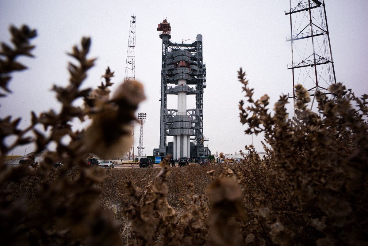 "Протон-М" на стартовой площадке (Источник: тк-канал Космический фотоальбом Ивана Тимошенко)