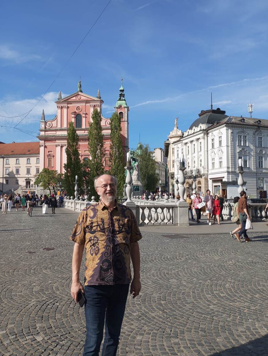 Площадь 3х мостов 