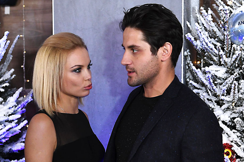 на фото Марк Богатырев и Татьяна Арнтгольц 