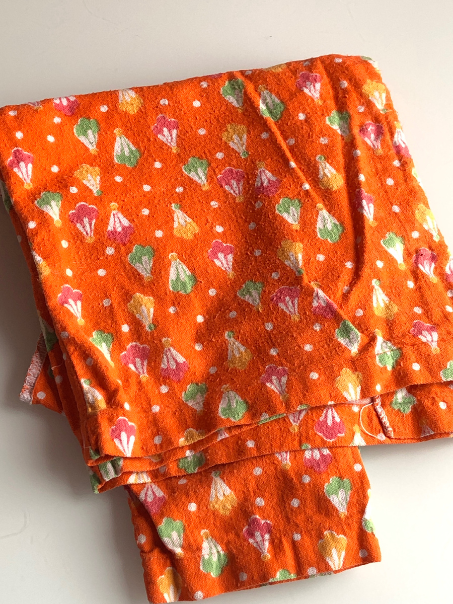 Вот такая байковая пижама из СССР служила нам верную службу.