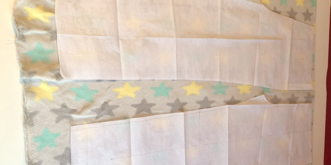 Вдоль или поперек? Как можно кроить флис.