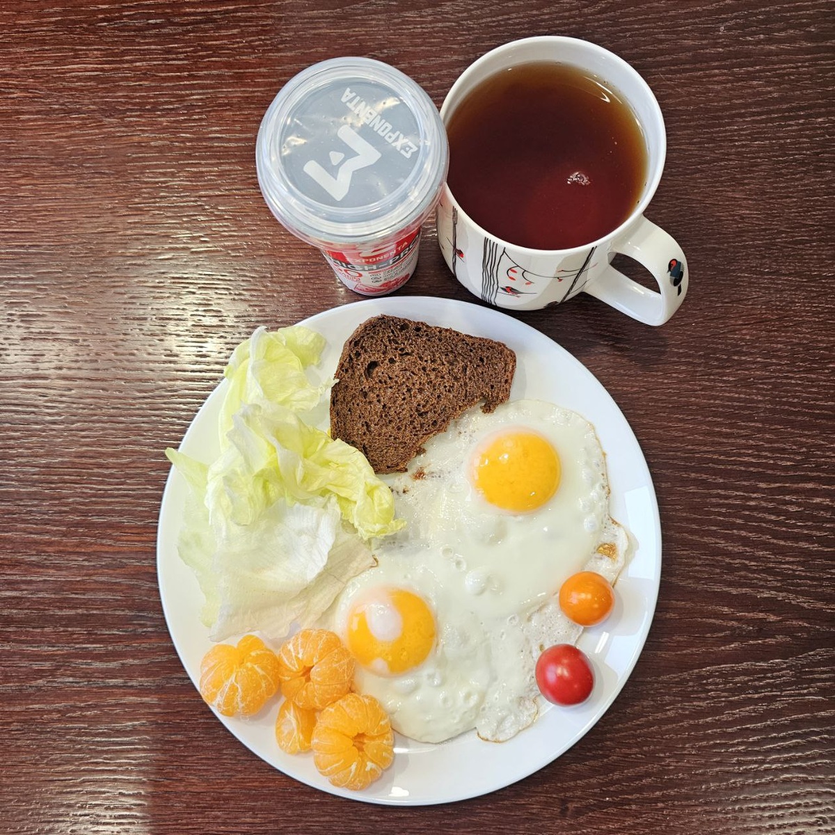 Яичница какая-то миядзаковская. не то яичный бог, не то яичный монстр.