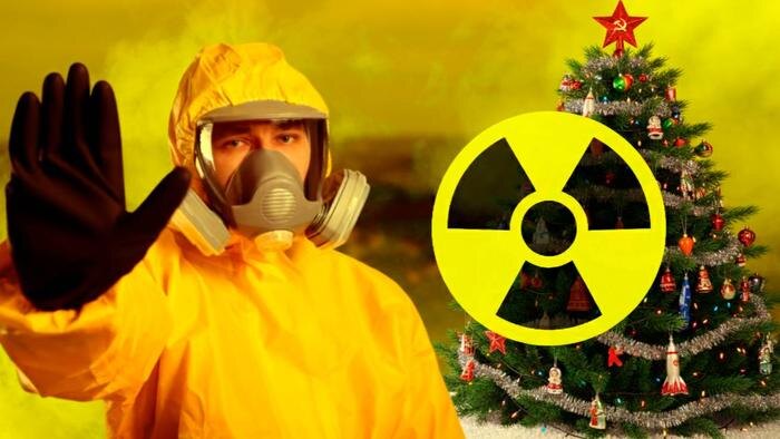 Радиоактивные ёлочные игрушки СССР: как распознать опасные украшения. Обложка © Коллаж © Life.ru. Фото © Shutterstock / FOTODOM / New Africa © Gemini Nano Banana