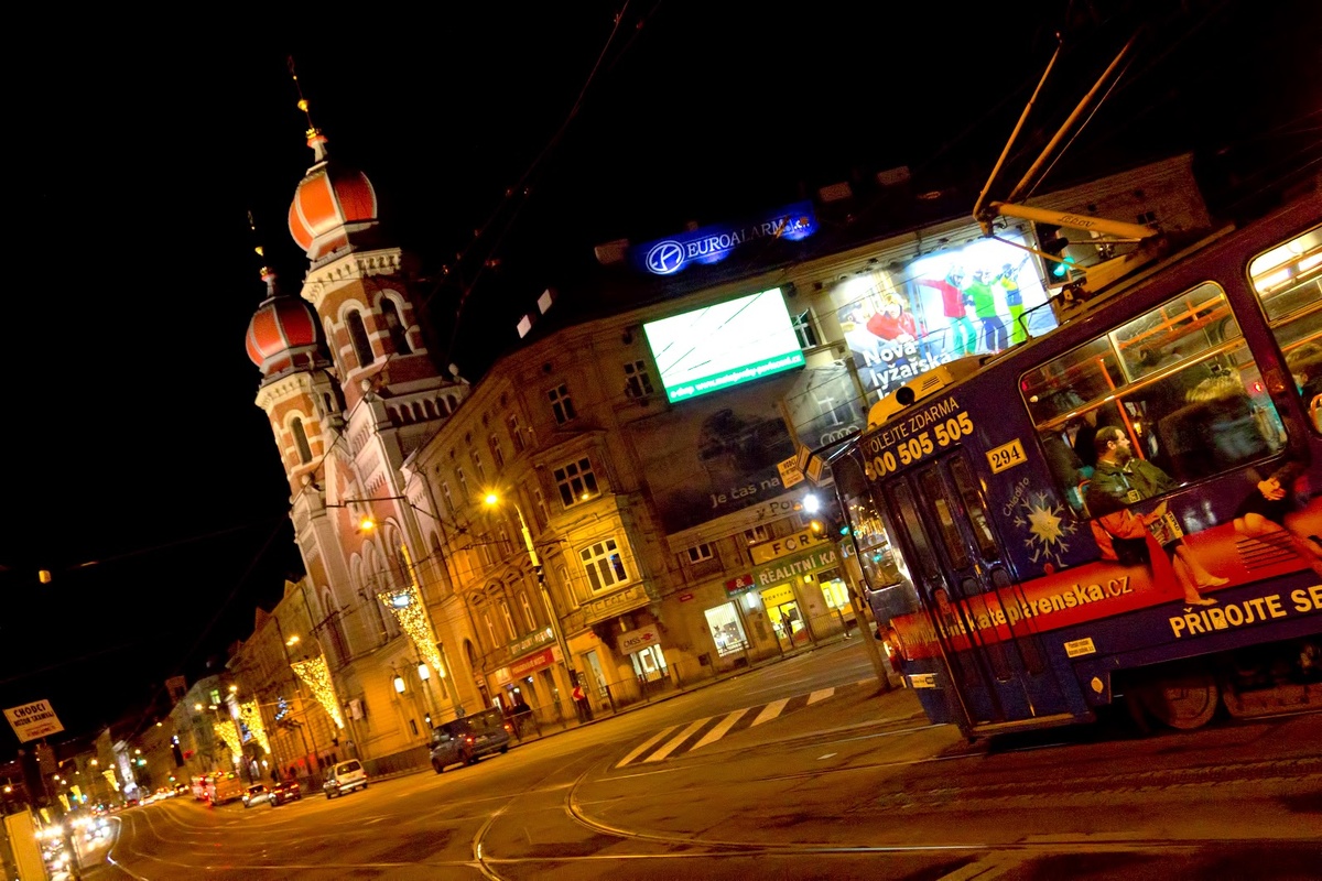 фото автора: долго думала, какую фотографирую второй сделать, пусть вот эта будет) Как раз с трамваем