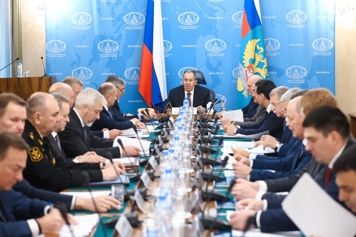    Министр иностранных дел России Сергей Лавров на 5-м заседании Межведомственной комиссии по прикаспийскому сотрудничеству. Источник фото: официальный сайт Министерства иностранных дел России.