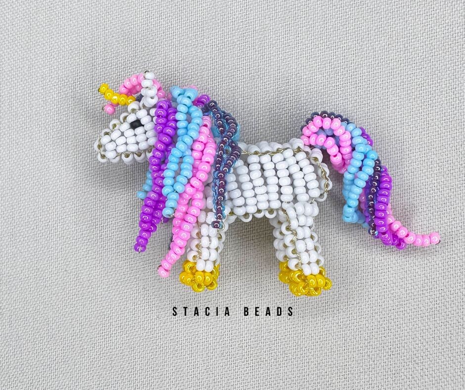 Единорог из бисера параллельным плетением