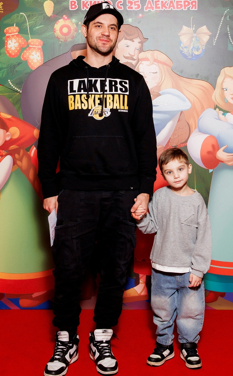    Марк Богатырев вышел в свет с сыномФото Анны Темериной