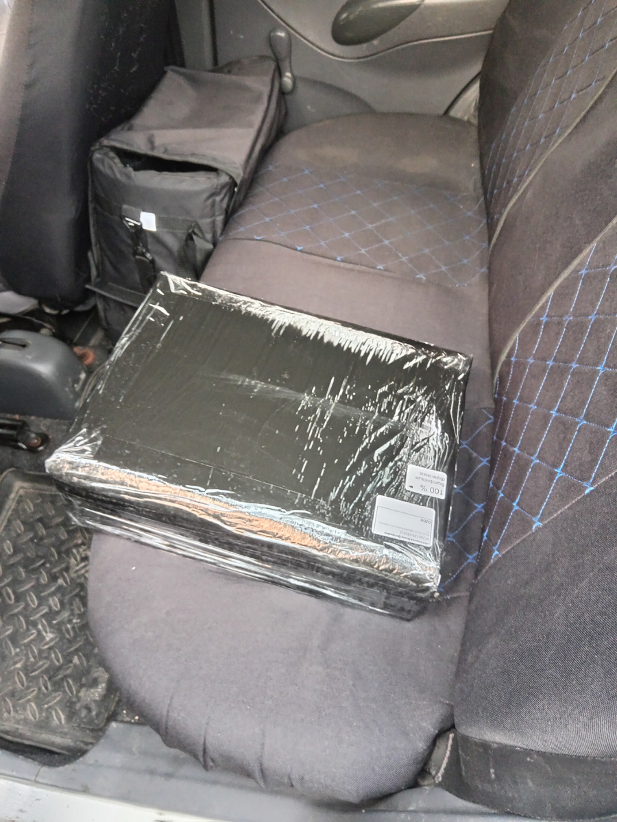 На новогодние обязательно постираю чехлы. А то она ужас в каком виде....