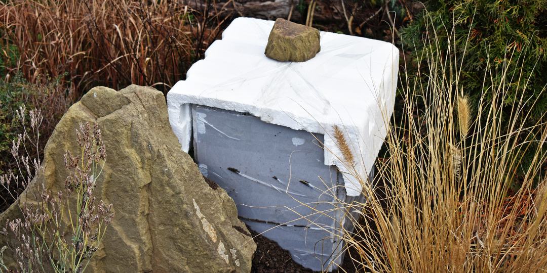 Чем укрывать растения на зиму? 5 вариантов