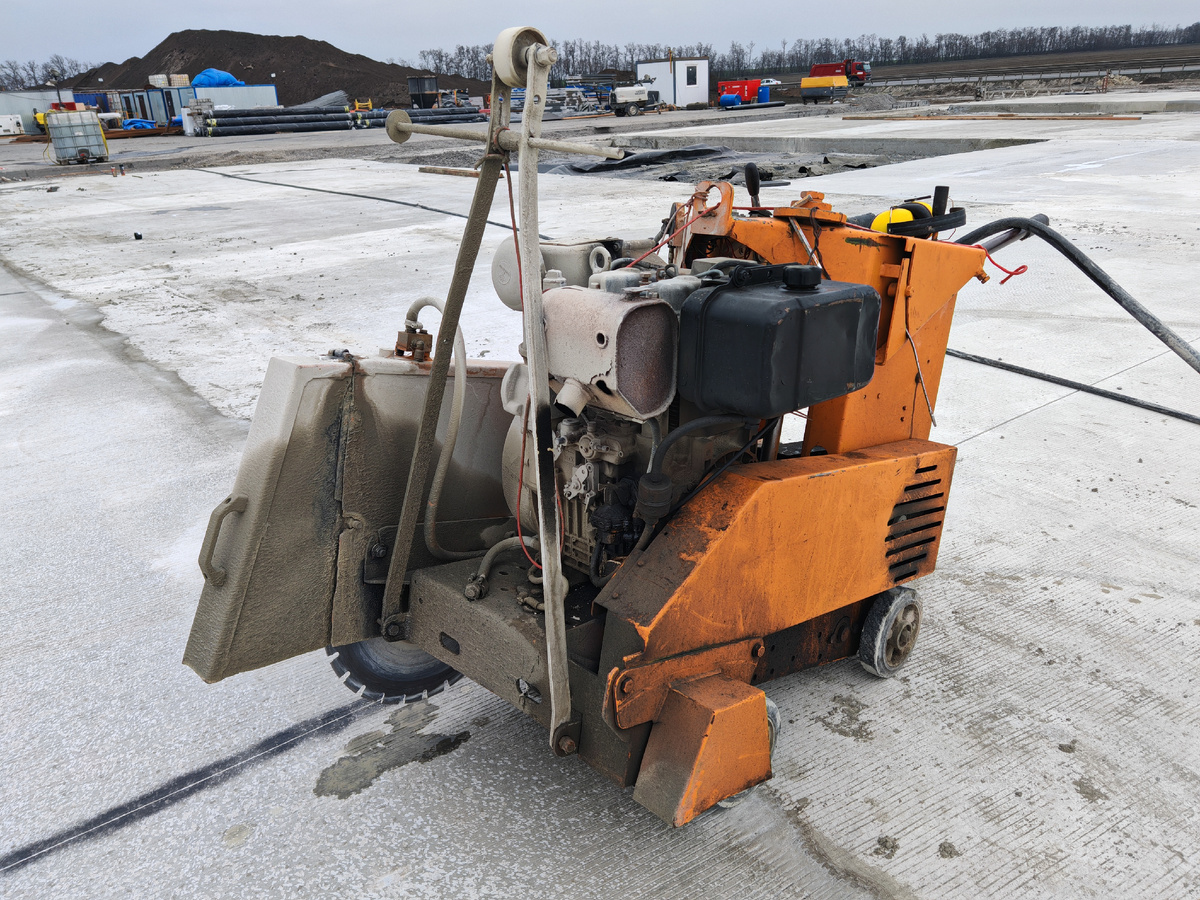 Резчик бетона