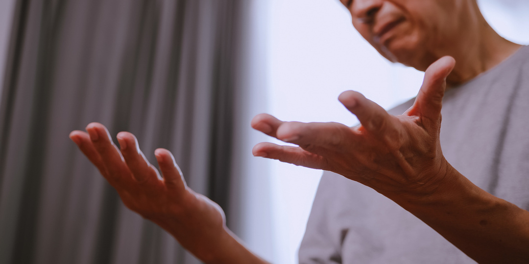 6 дефицитов, повинные в том, что дрожат и немеют руки. Как быстро и просто их восполнить