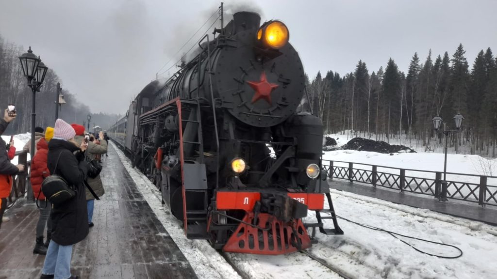    Ретропоезд «Рускеальский экспресс». Фото: «Республика» /Максим Смирнов