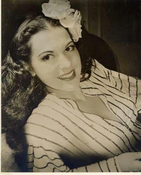 Жюли Линн Шарло