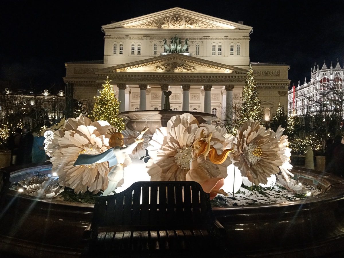 Большой театр в это воскресенье (все фото автора) 