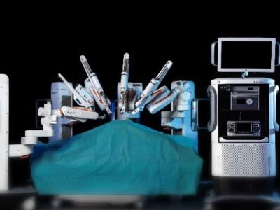    Робот впервые провёл операцию по удалению катаракты