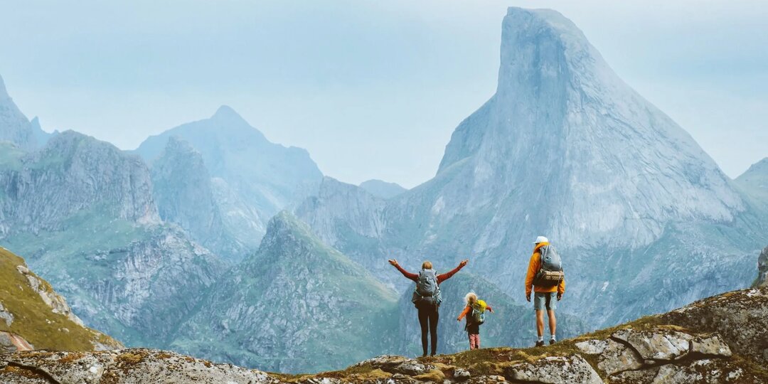 Походы в горы: как высота и природа перезагружают наш мозг