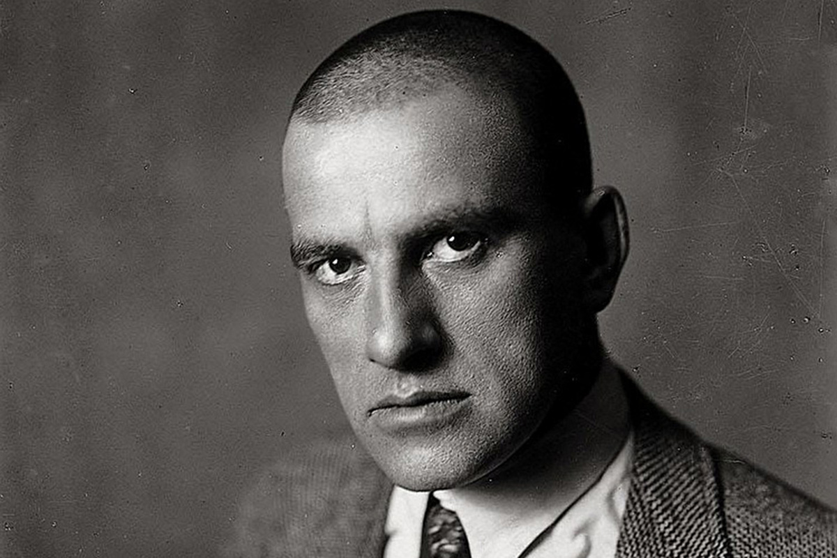   Wikimedia Commons- Владимир Маяковский