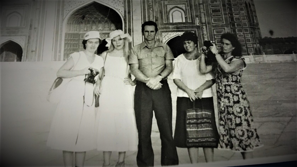 Индия 1982 год . Я вторая слева в шляпе  Фото АВТОРА СТАТЬИ