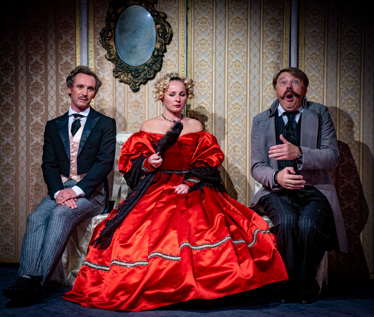 Сцена из спектакля "Два брата" в постановке Русского духовного театра "ГЛАС". Фото. Александра Беланова.