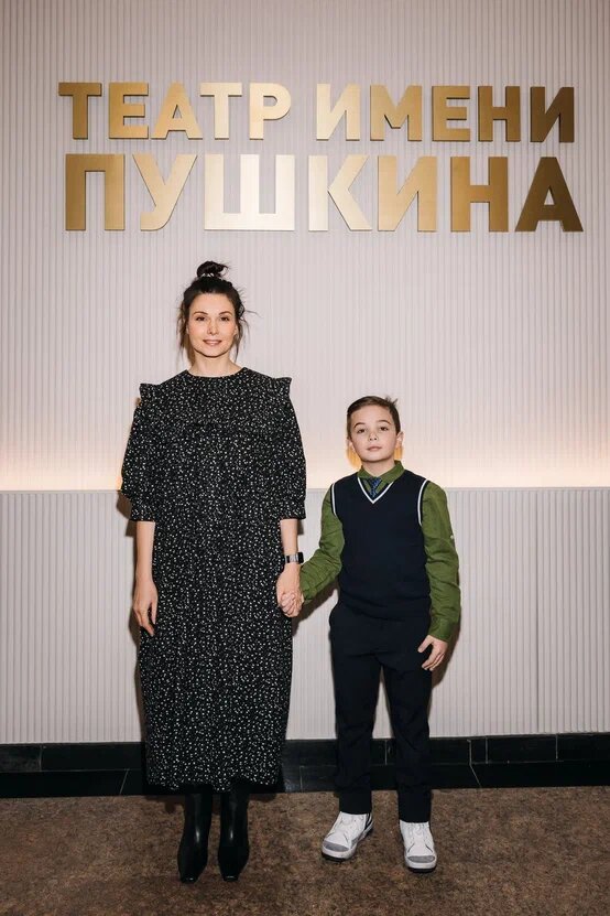    Александра Урсуляк с сыном редакция RTWeek