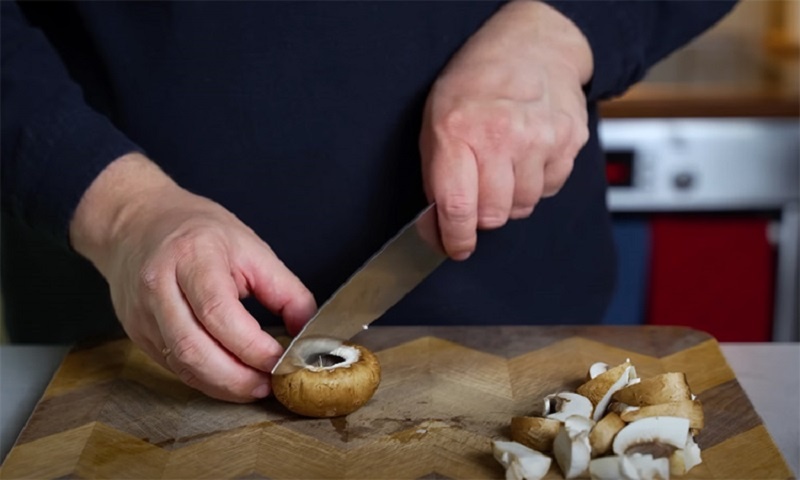 Вкусный салат из простых продуктов для праздничного стола 