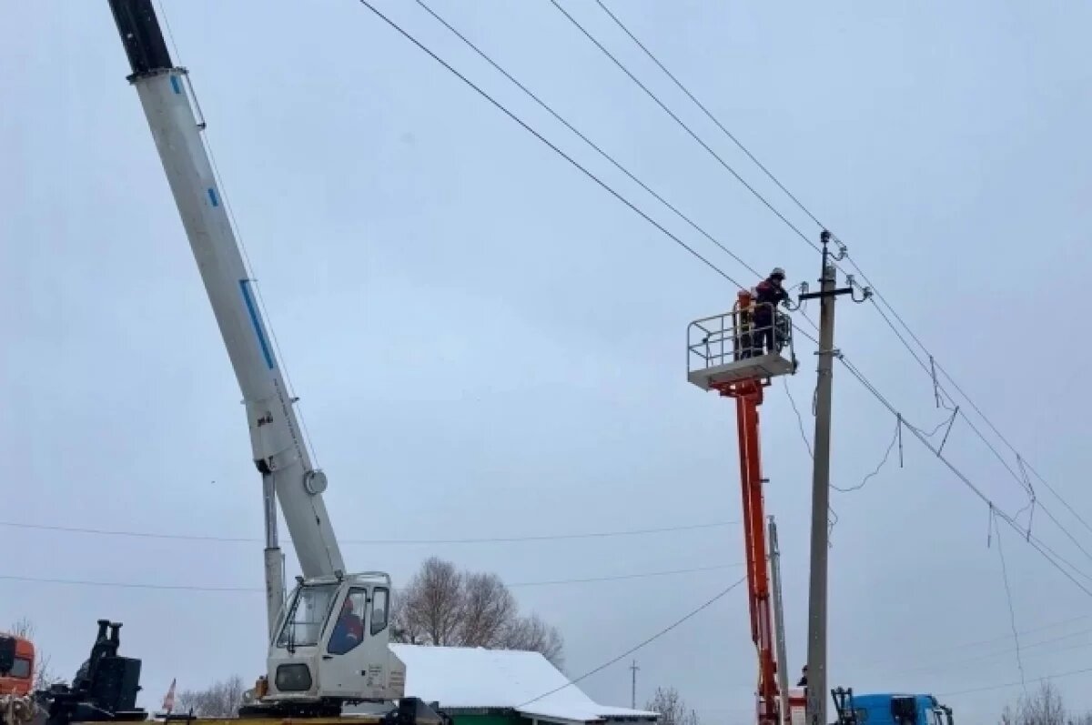    Самарские энергетики восстанавливают электроснабжение в селах региона